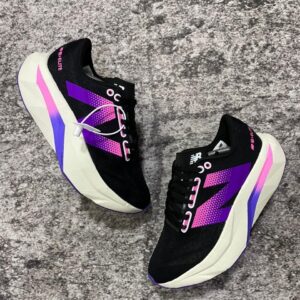 New Balance FuelCell Rebel V4 Negro Purpura