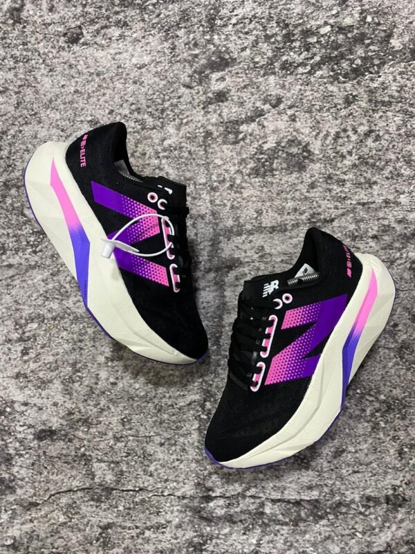 New Balance FuelCell Rebel V4 Negro Purpura