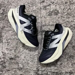 New Balance FuelCell Élite V4 Negro