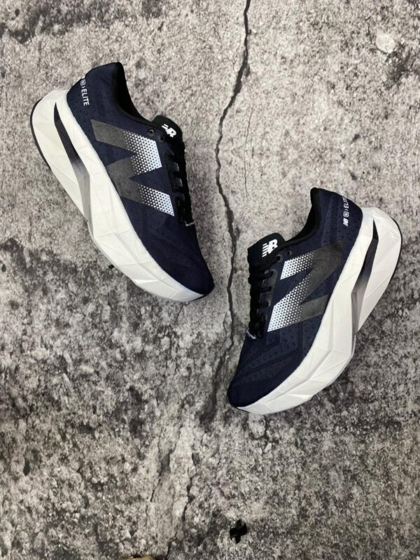 New Balance FuelCell Élite V4 Negro