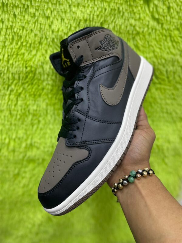 Nike Air Jordan 1 Mid Shadow Brown