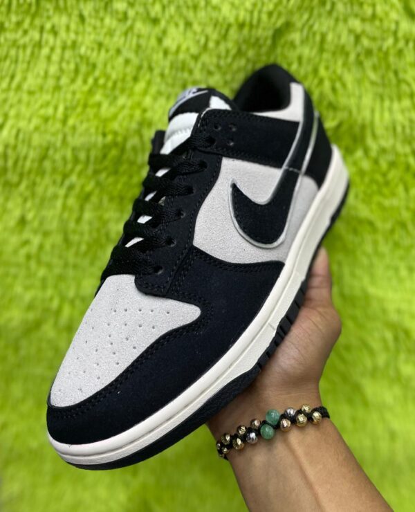 Nike SB Dunk Low Panda Pigeon