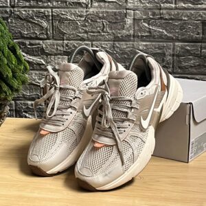Nike V2K Run Beige Café